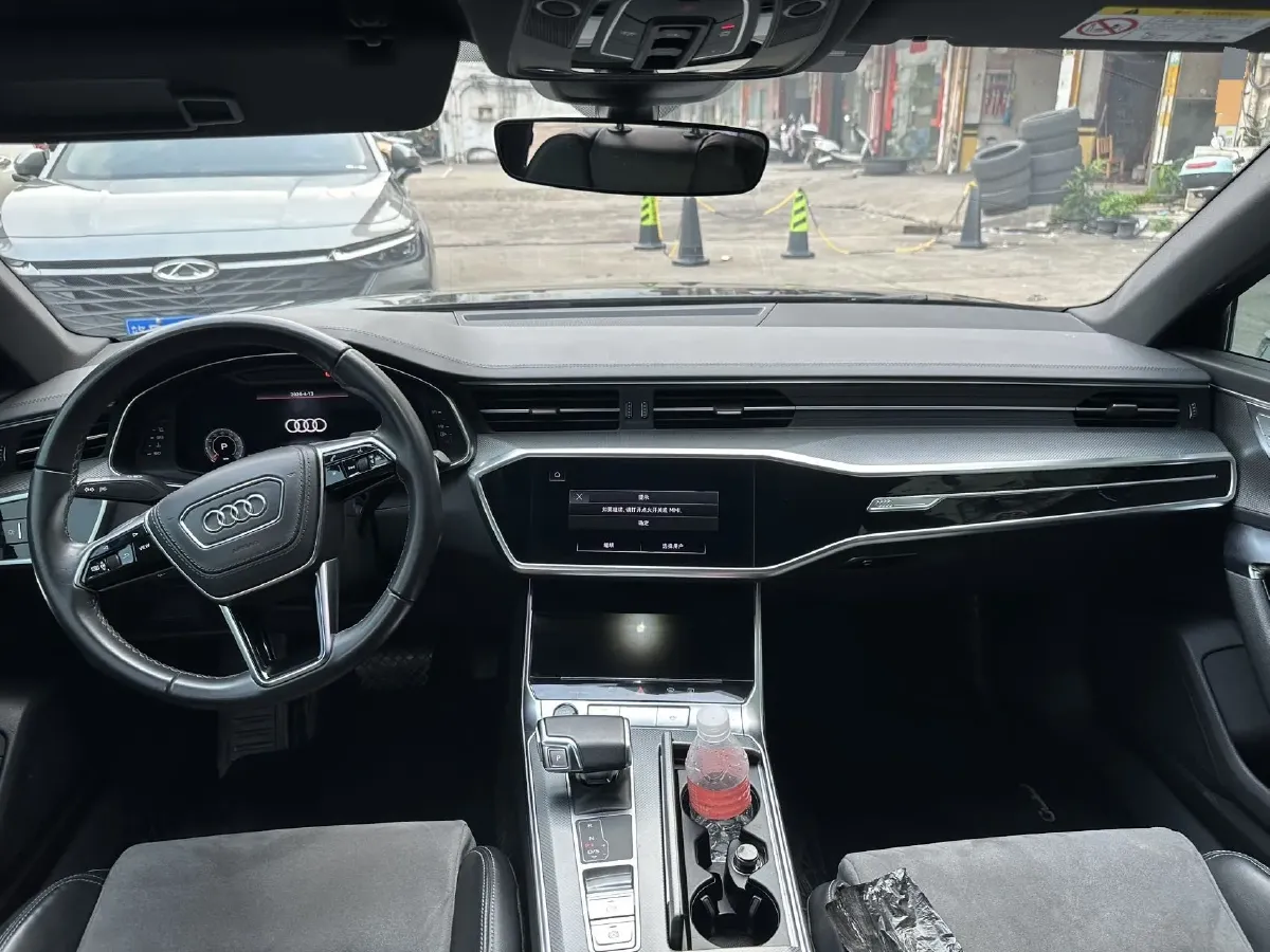 2023 Audi A6L 2.0T 245HP L4 7DCT,autocango,china used car exporter,china ev exporter,chinese used car exporter,chinese used ev exporter