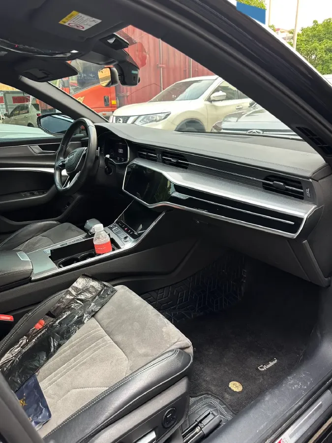 2023 Audi A6L 2.0T 245HP L4 7DCT,autocango,china used car exporter,china ev exporter,chinese used car exporter,chinese used ev exporter
