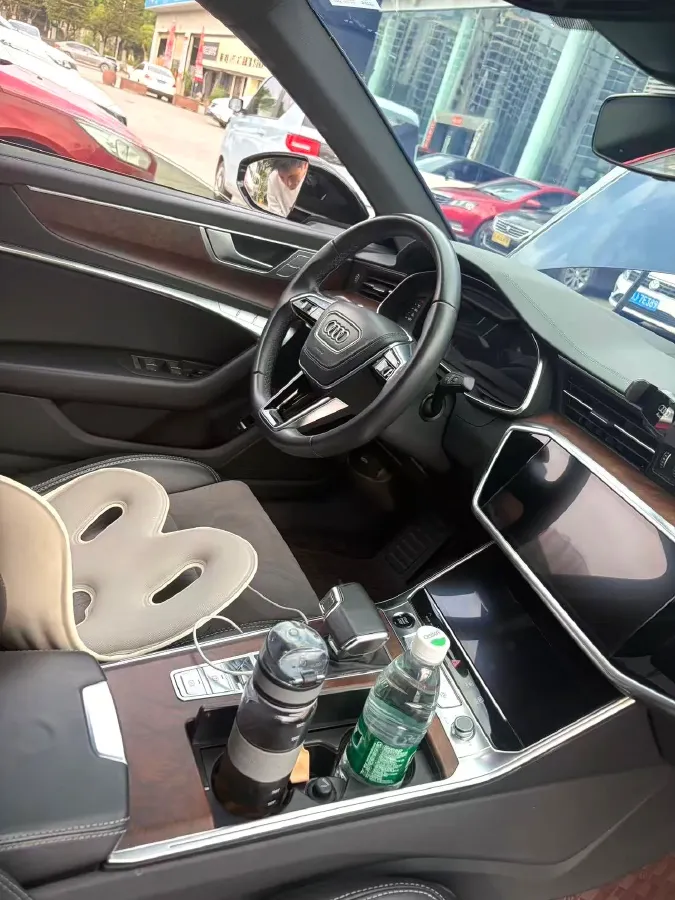 2023 Audi A6L 2.0T 245HP L4 7DCT,autocango,china used car exporter,china ev exporter,chinese used car exporter,chinese used ev exporter