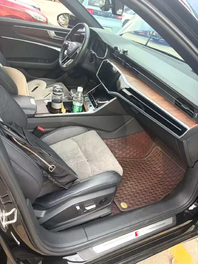 2023 Audi A6L 2.0T 245HP L4 7DCT,autocango,china used car exporter,china ev exporter,chinese used car exporter,chinese used ev exporter