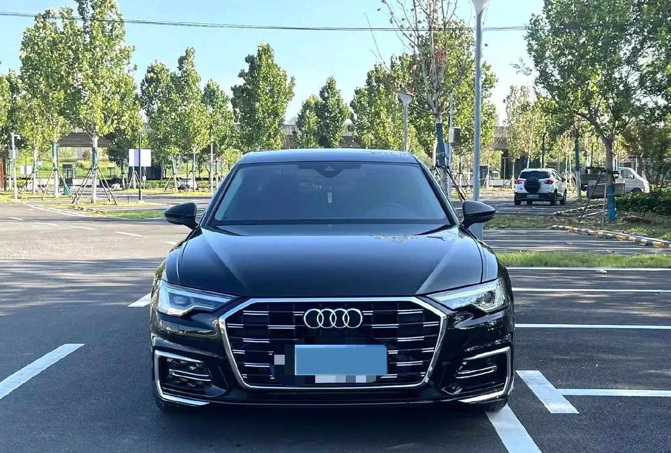 2023 Audi A6L 2.0T 245HP L4 7DCT,autocango,china used car exporter,china ev exporter,chinese used car exporter,chinese used ev exporter