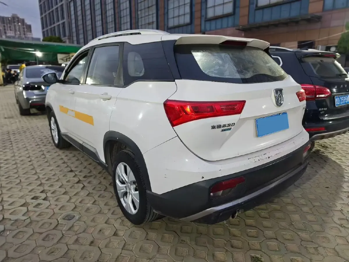 2020 BaoJun 530 1.5T 147HP L4 6MT,autocango,china used car exporter,china ev exporter,chinese used car exporter,chinese used ev exporter