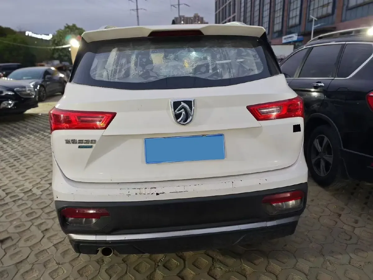 2020 BaoJun 530 1.5T 147HP L4 6MT,autocango,china used car exporter,china ev exporter,chinese used car exporter,chinese used ev exporter