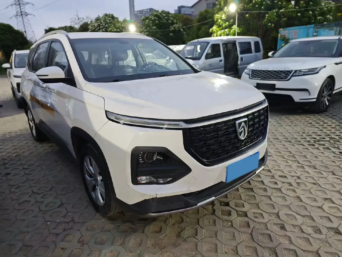 2020 BaoJun 530 1.5T 147HP L4 6MT,autocango,china used car exporter,china ev exporter,chinese used car exporter,chinese used ev exporter