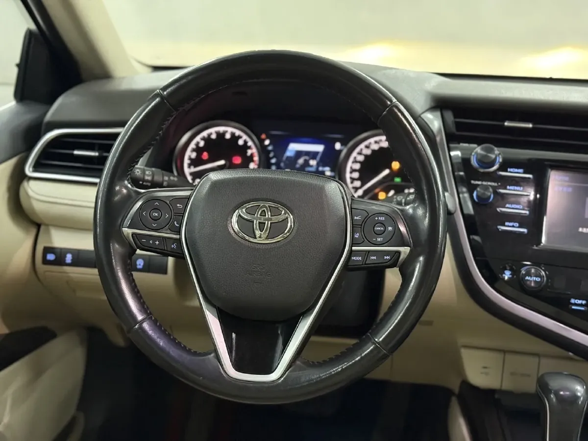2018 Toyota Camry 2.0L 169HP L4 6AT,autocango,china used car exporter,china ev exporter,chinese used car exporter,chinese used ev exporter