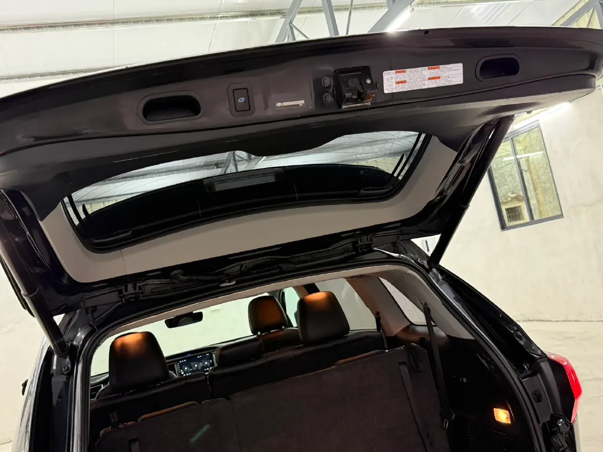 2019 Lincoln MKC 2.0T 203HP L4 6AT,autocango,china used car exporter,china ev exporter,chinese used car exporter,chinese used ev exporter