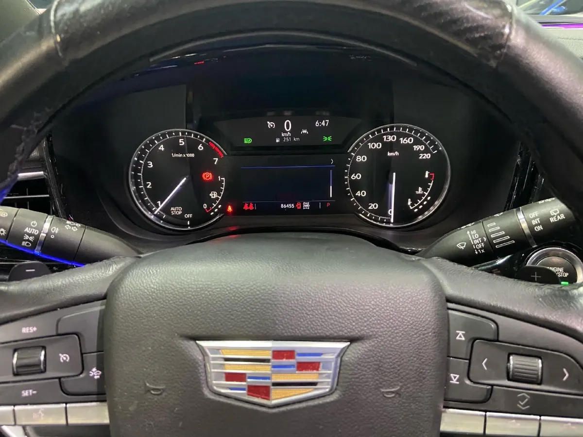 2022 Cadillac XT6 2.0T 237HP L4 9AT,autocango,china used car exporter,china ev exporter,chinese used car exporter,chinese used ev exporter