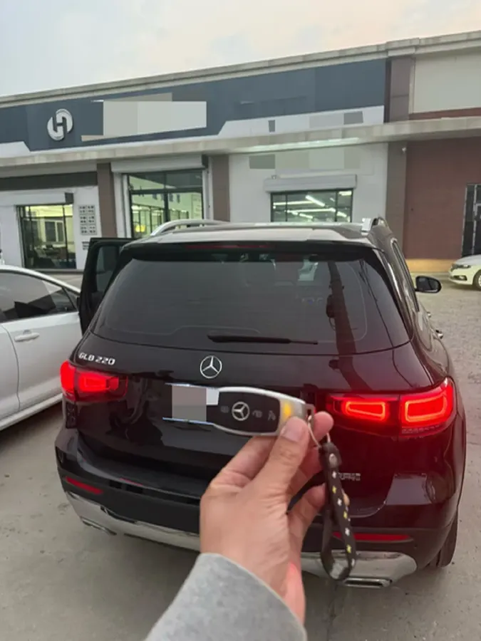 2023 Mercedes-Benz GLB Class 2.0T 190HP L4 8DCT,autocango,china used car exporter,china ev exporter,chinese used car exporter,chinese used ev exporter