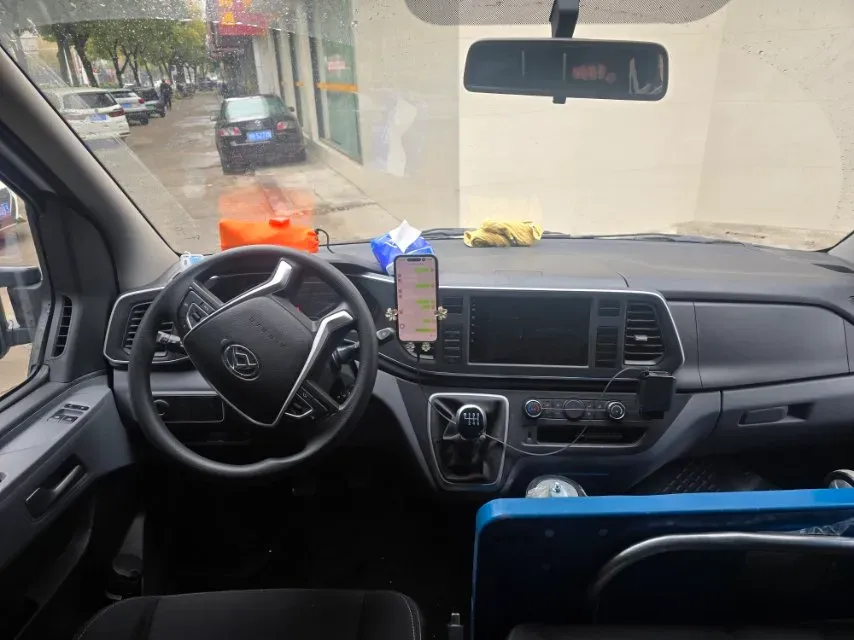 2025 MAXUS XinTu V80 2.0T 147HP L4 6MT,autocango,china used car exporter,china ev exporter,chinese used car exporter,chinese used ev exporter