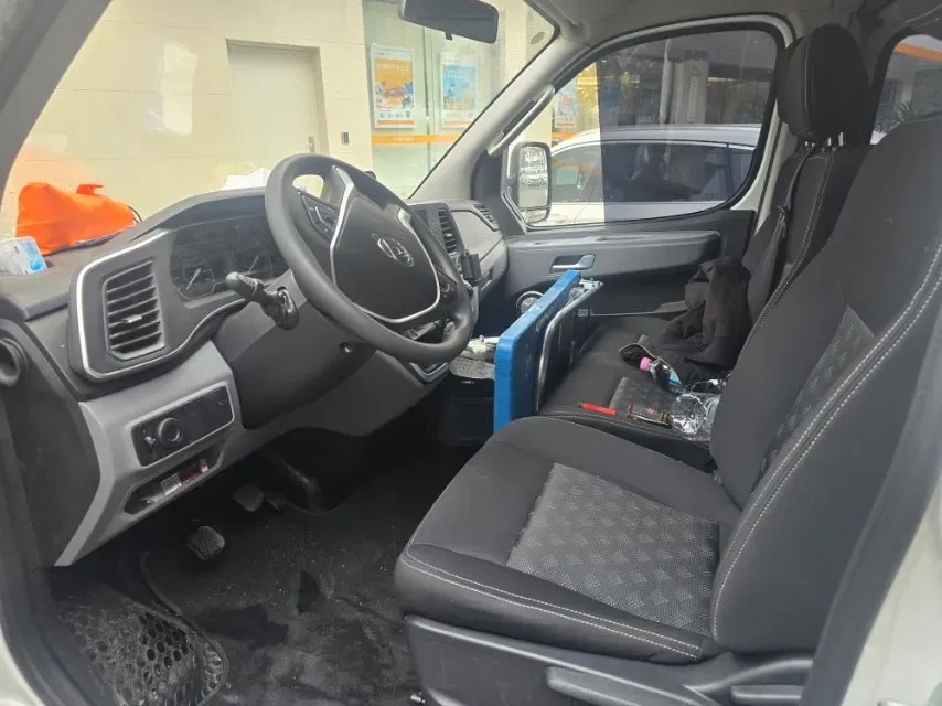 2025 MAXUS XinTu V80 2.0T 147HP L4 6MT,autocango,china used car exporter,china ev exporter,chinese used car exporter,chinese used ev exporter