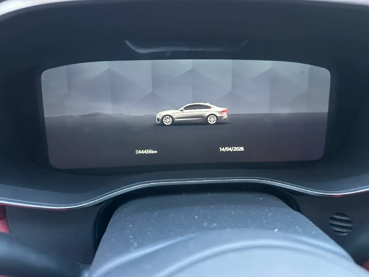 2022 Jaguar XFL 2.0T 250HP L4 8AT,autocango,china used car exporter,china ev exporter,chinese used car exporter,chinese used ev exporter