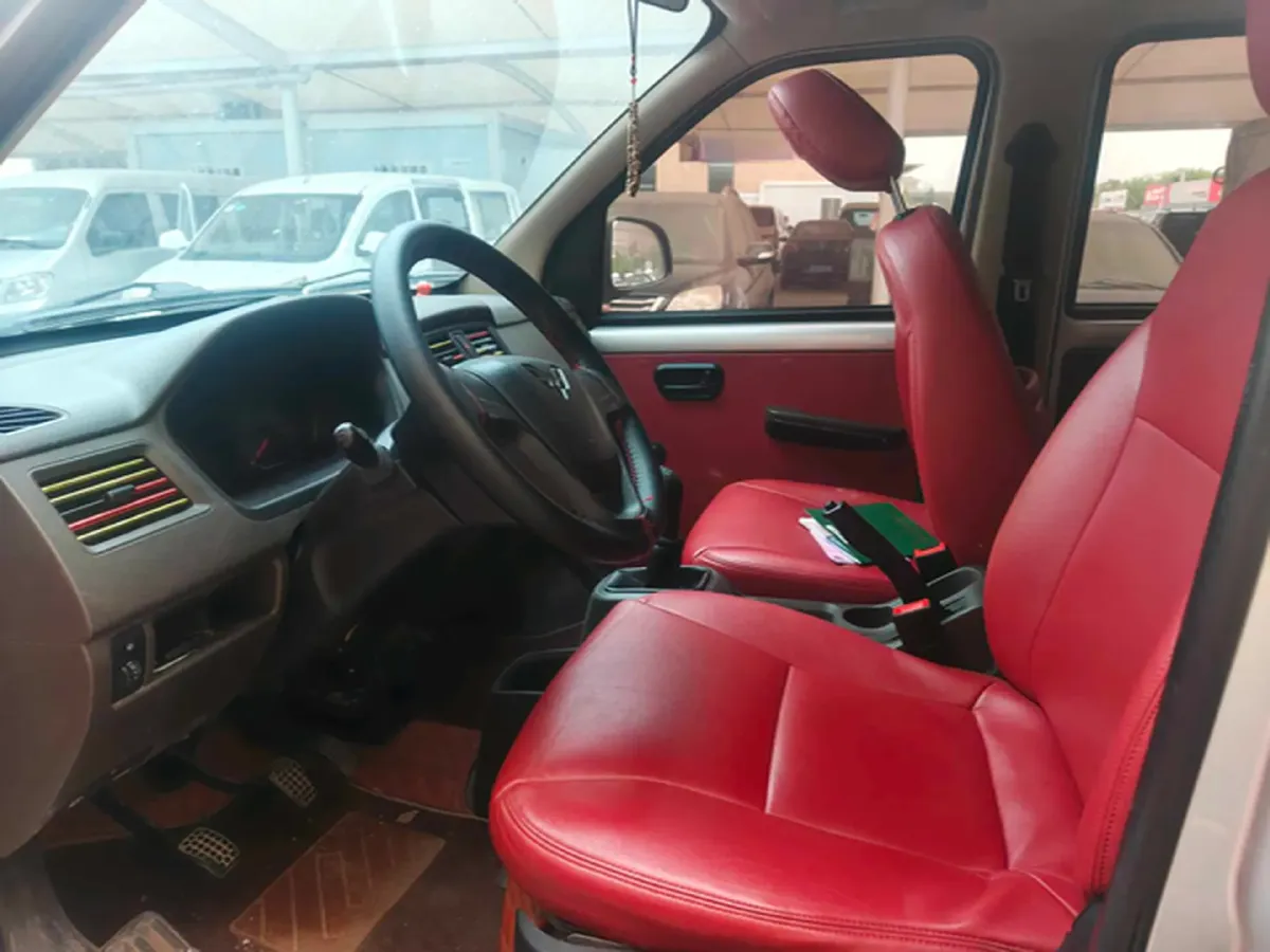 2022 WuLing RongGuang S 1.2L 76HP L4 5MT,autocango,china used car exporter,china ev exporter,chinese used car exporter,chinese used ev exporter