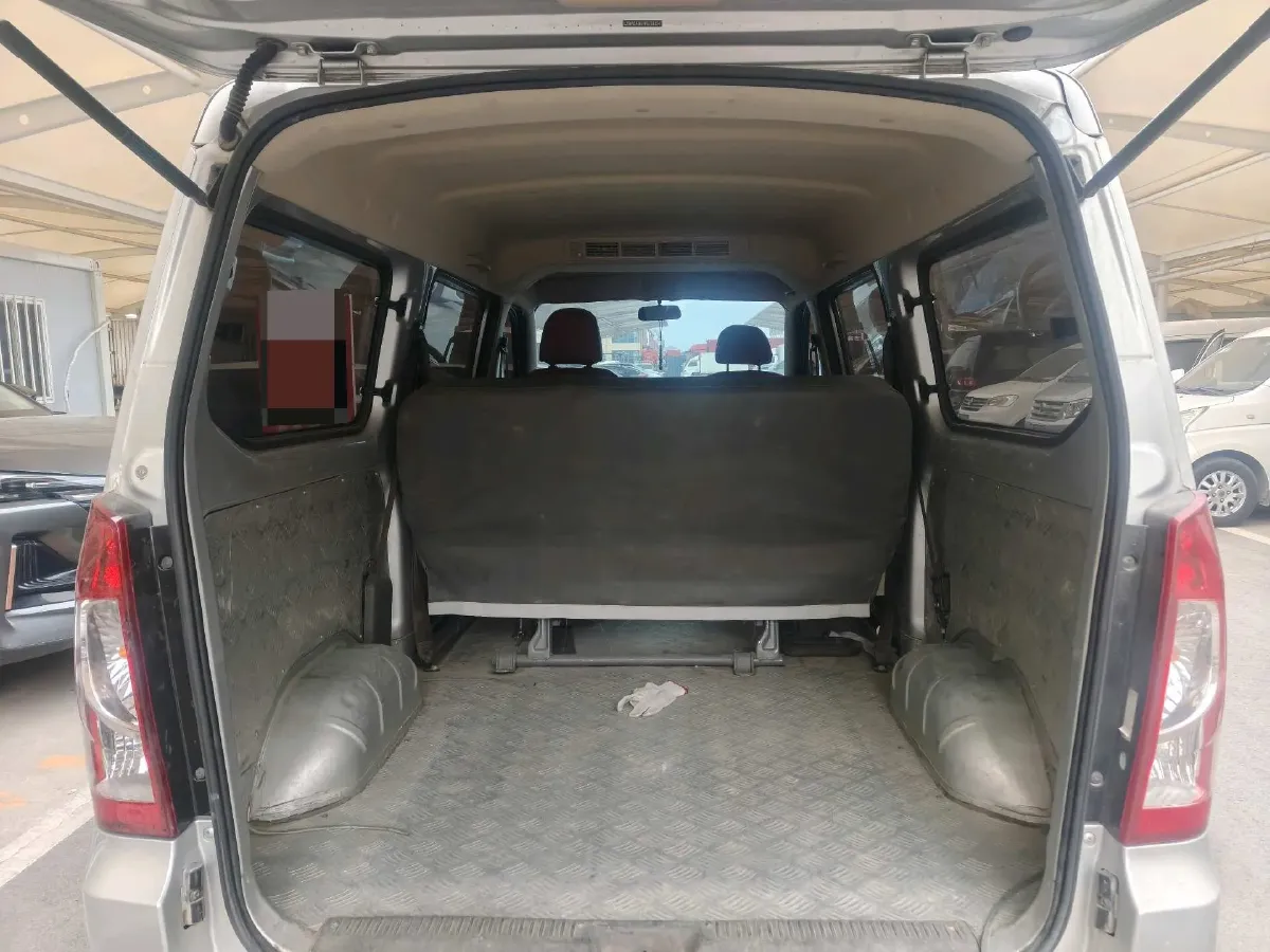 2022 WuLing RongGuang S 1.2L 76HP L4 5MT,autocango,china used car exporter,china ev exporter,chinese used car exporter,chinese used ev exporter