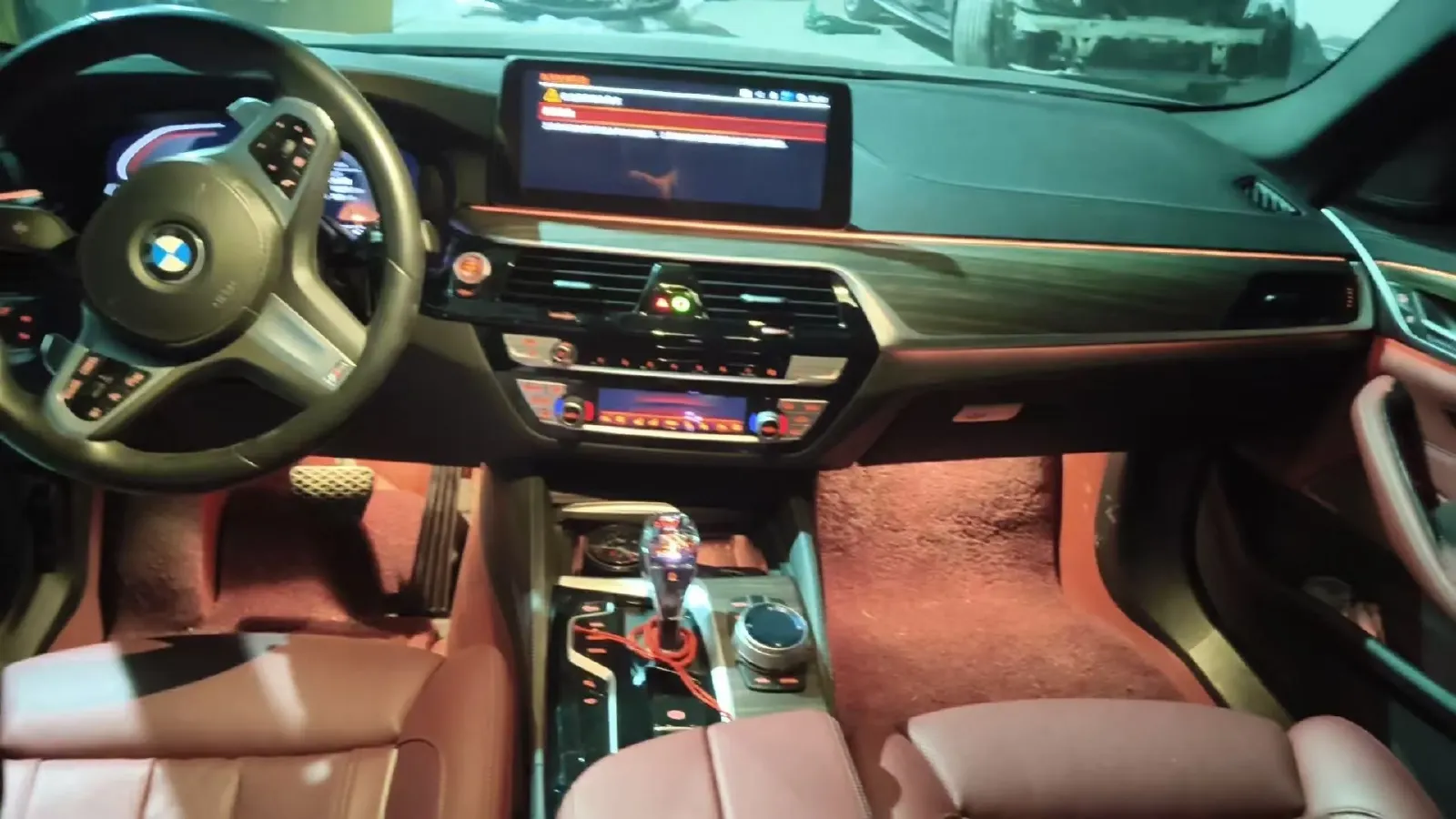 2022 BMW 5 Series 2.0T 252HP L4 8AT,autocango,china used car exporter,china ev exporter,chinese used car exporter,chinese used ev exporter