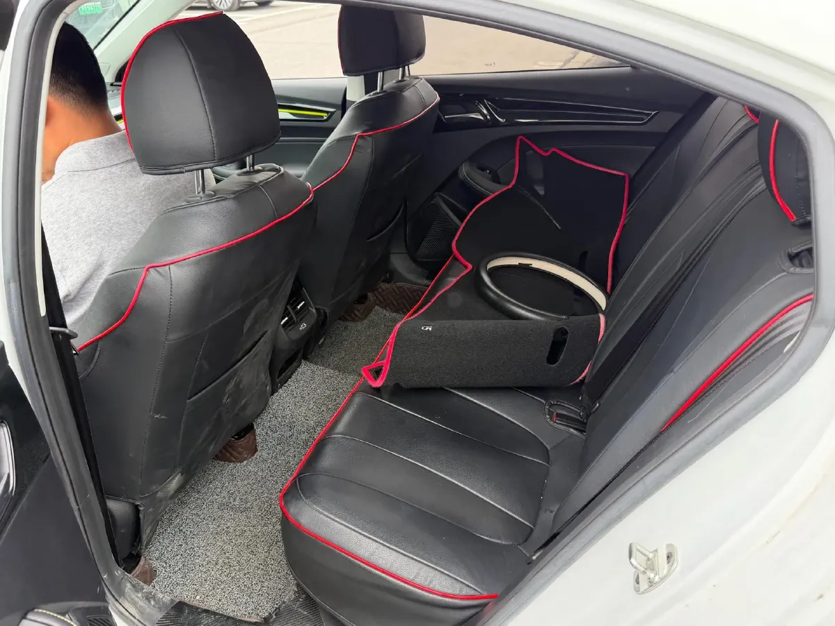 2021 Roewe i5 1.5L 120HP L4 CVT,autocango,china used car exporter,china ev exporter,chinese used car exporter,chinese used ev exporter