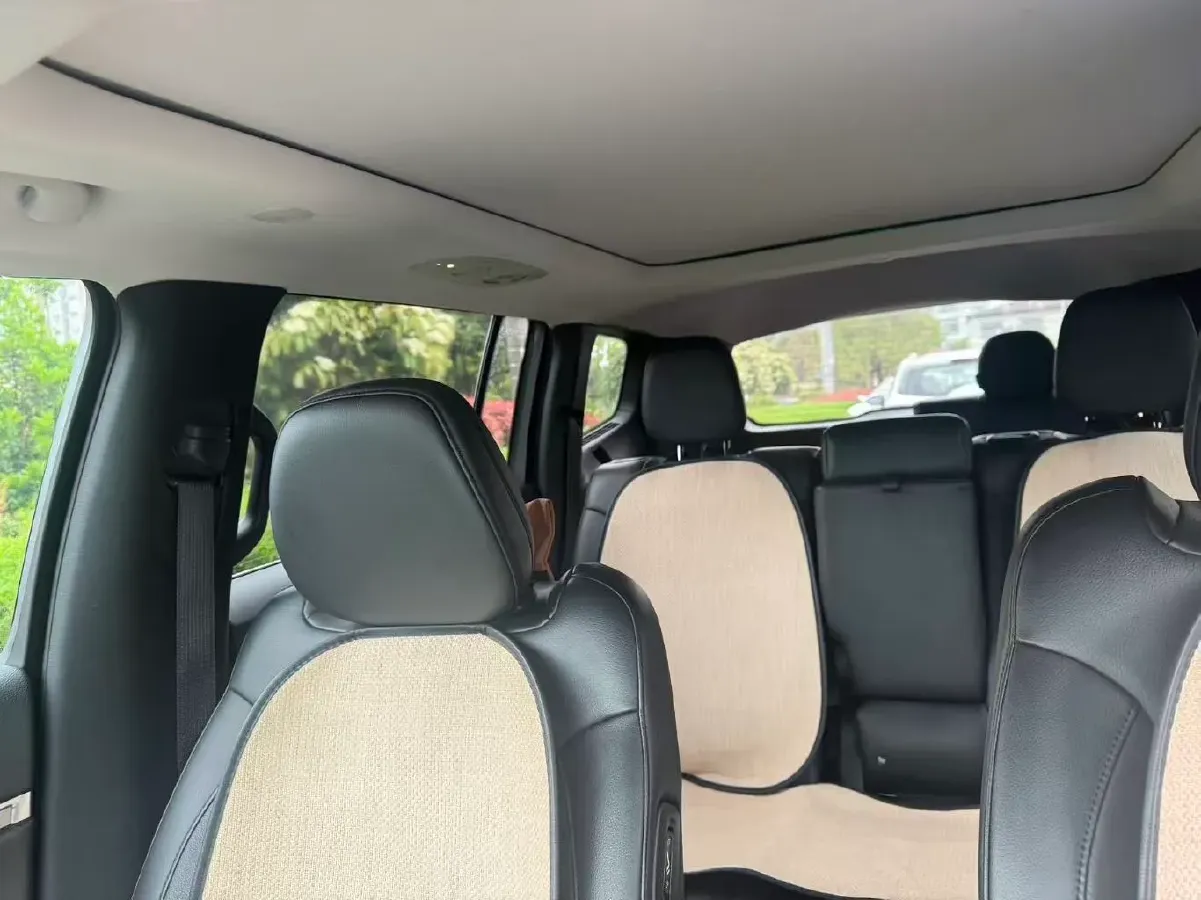 2021 Jeep Grand Commander 2.0T 265HP L4 9AT,autocango,china used car exporter,china ev exporter,chinese used car exporter,chinese used ev exporter