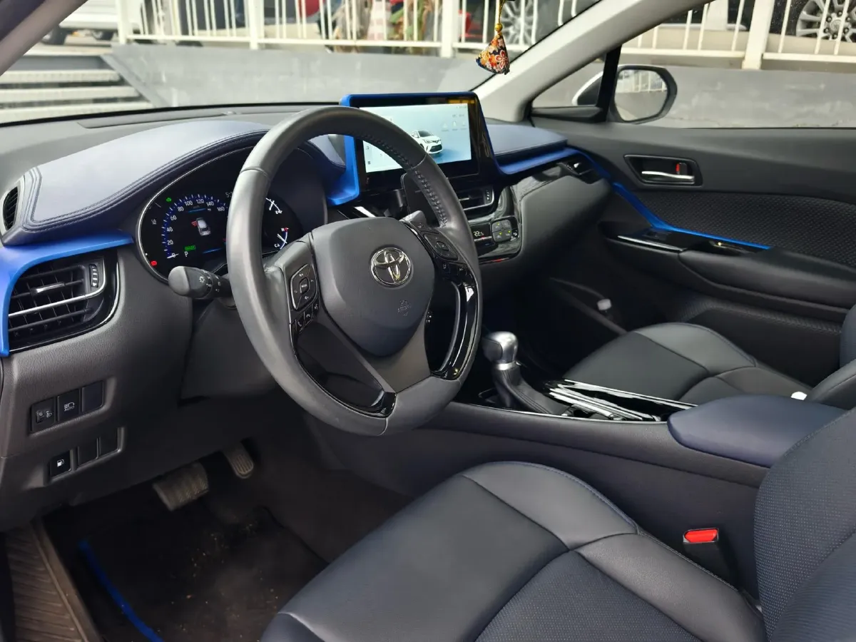 2023 Toyota C-HR 2.0L 146HP L4 E-CVT Hybrid,autocango,china used car exporter,china ev exporter,chinese used car exporter,chinese used ev exporter
