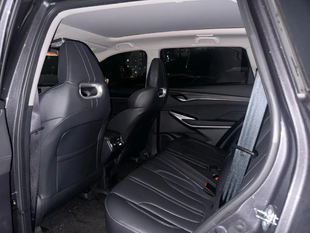 2021 ChangAn CS75 Plus 2.0T 233HP L4 8AT,autocango,china used car exporter,china ev exporter,chinese used car exporter,chinese used ev exporter