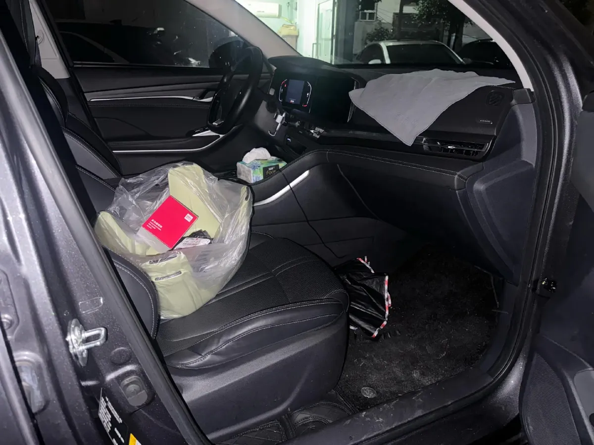 2021 ChangAn CS75 Plus 2.0T 233HP L4 8AT,autocango,china used car exporter,china ev exporter,chinese used car exporter,chinese used ev exporter