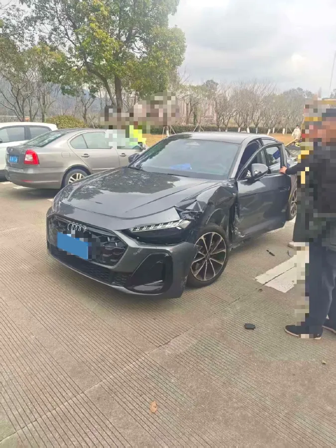 2026 Audi A5L 2.0T 170HP L4 7DCT,autocango,china used car exporter,china ev exporter,chinese used car exporter,chinese used ev exporter