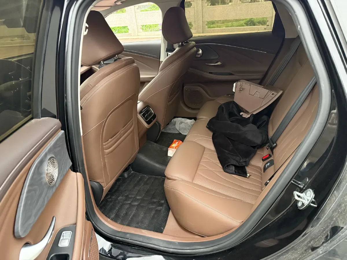 2023 Chery Arrizo 8 2.0T 254HP L4 7DCT,autocango,china used car exporter,china ev exporter,chinese used car exporter,chinese used ev exporter