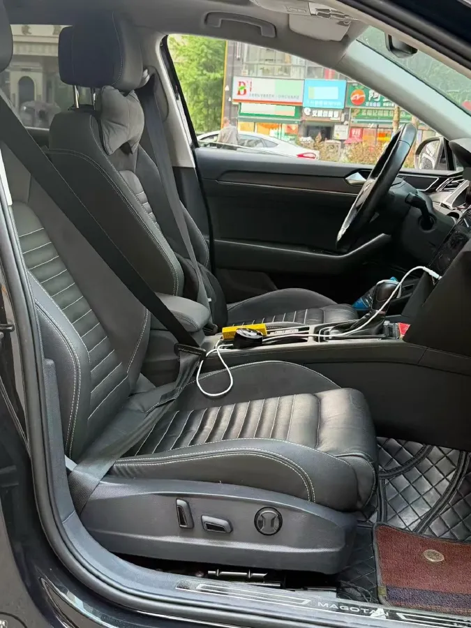 2020 Volkswagen Magotan 2.0T 186HP L4 7DCT,autocango,china used car exporter,china ev exporter,chinese used car exporter,chinese used ev exporter