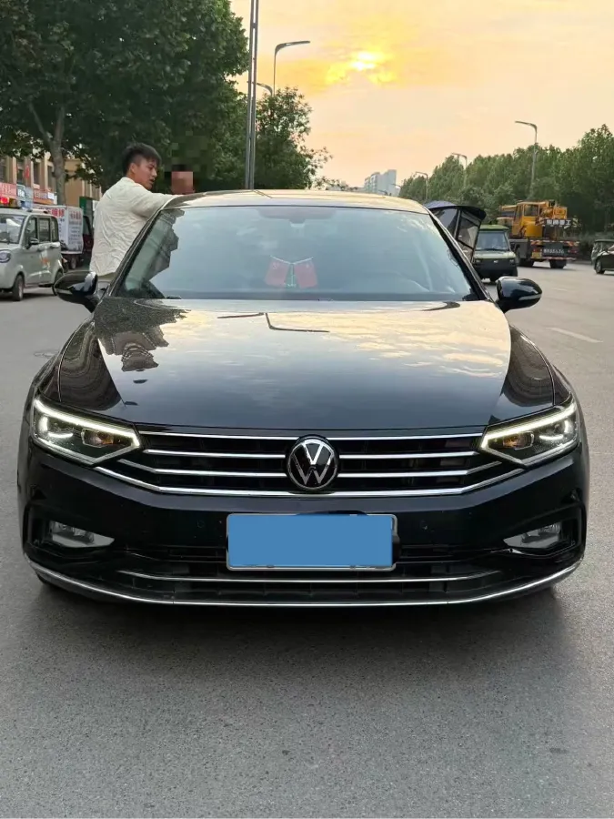 2020 Volkswagen Magotan 2.0T 186HP L4 7DCT,autocango,china used car exporter,china ev exporter,chinese used car exporter,chinese used ev exporter