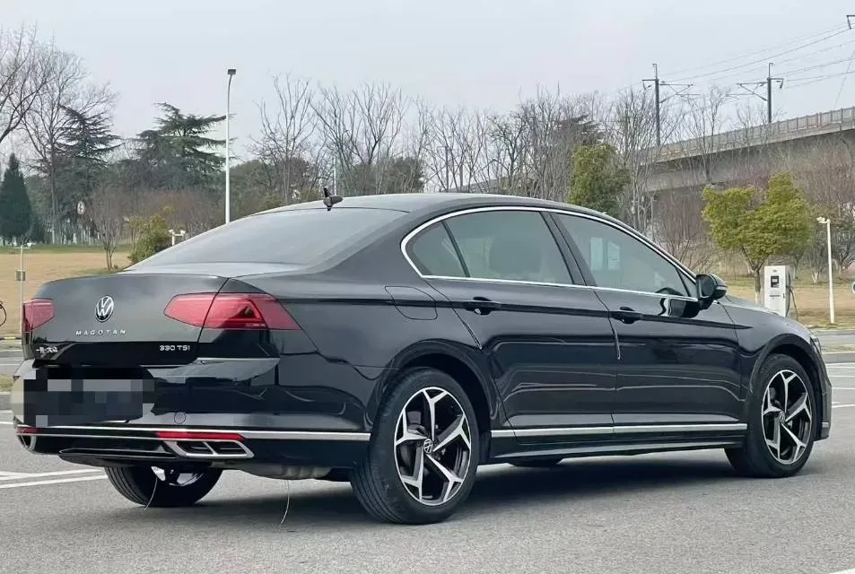 2023 Volkswagen Magotan 2.0T 186HP L4 7DCT,autocango,china used car exporter,china ev exporter,chinese used car exporter,chinese used ev exporter