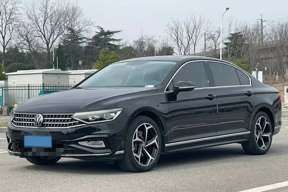 2023 Volkswagen Magotan 2.0T 186HP L4 7DCT,autocango,china used car exporter,china ev exporter,chinese used car exporter,chinese used ev exporter