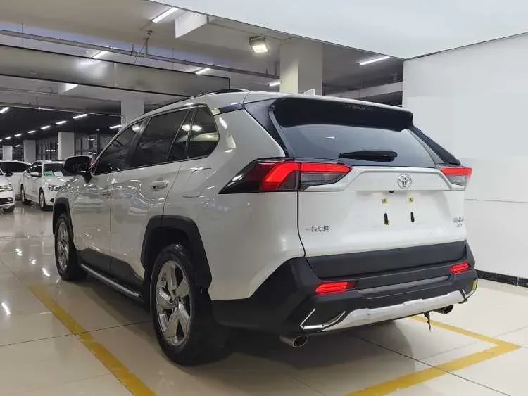 2021 Toyota RAV4 2.0L 171HP L4 CVT,autocango,china used car exporter,china ev exporter,chinese used car exporter,chinese used ev exporter