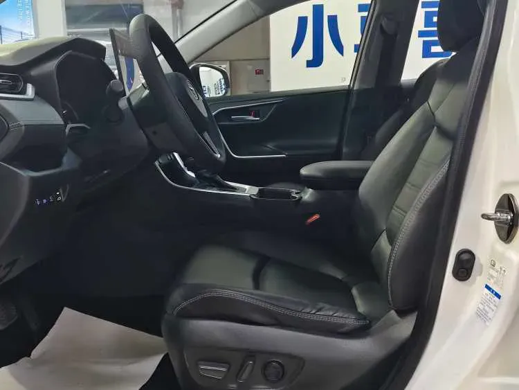 2021 Toyota RAV4 2.0L 171HP L4 CVT,autocango,china used car exporter,china ev exporter,chinese used car exporter,chinese used ev exporter