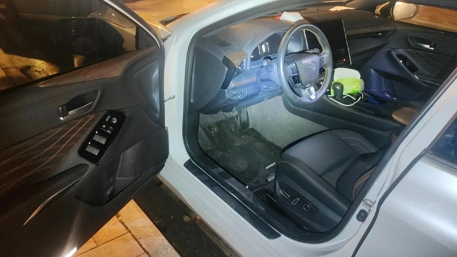 2024 Toyota Avalon 2.0L 152HP L4 E-CVT Hybrid,autocango,china used car exporter,china ev exporter,chinese used car exporter,chinese used ev exporter