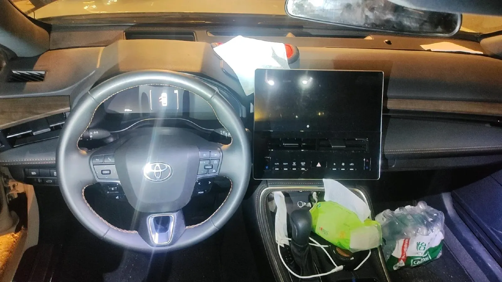 2024 Toyota Avalon 2.0L 152HP L4 E-CVT Hybrid,autocango,china used car exporter,china ev exporter,chinese used car exporter,chinese used ev exporter