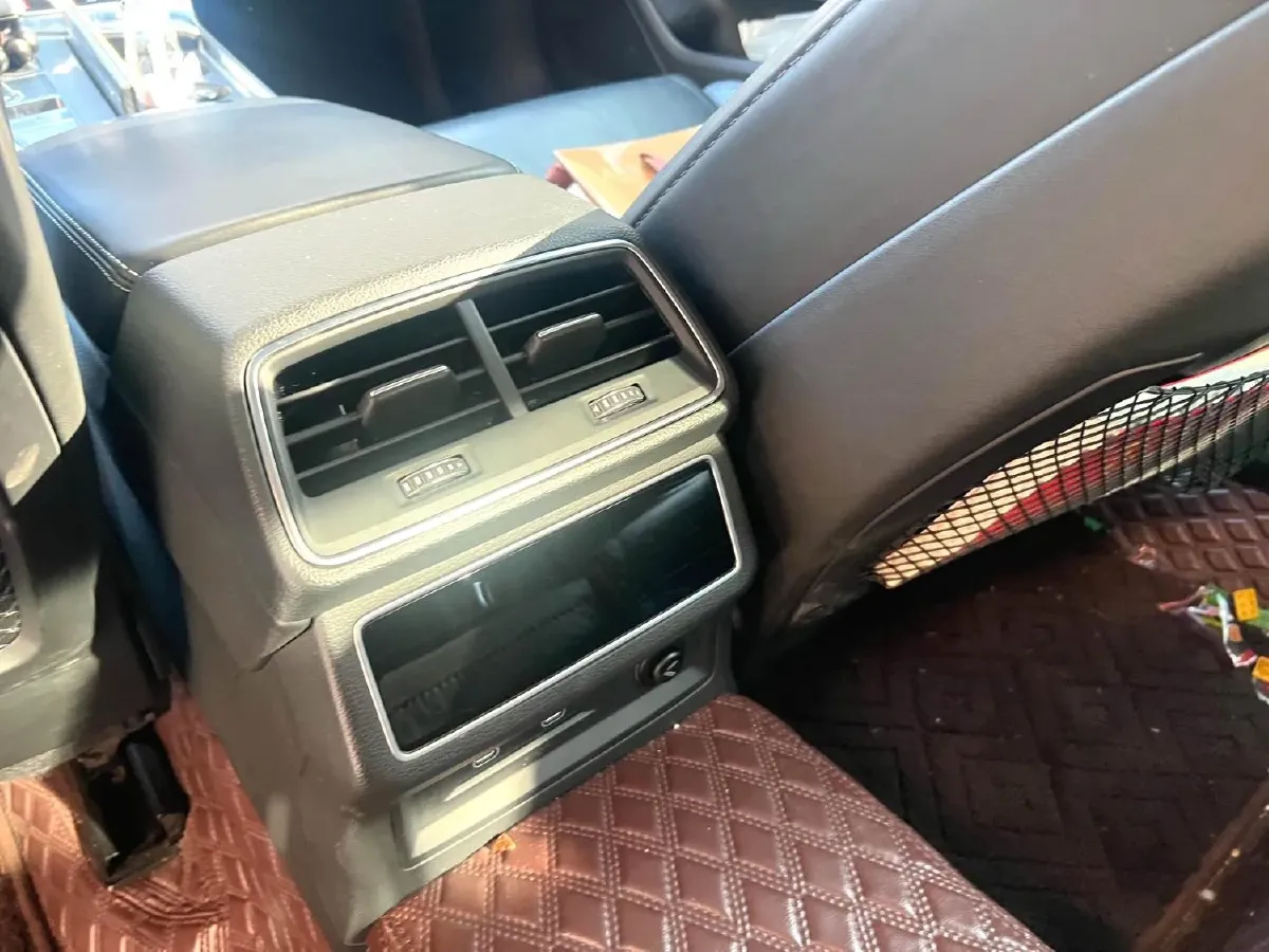 2022 Audi A6L 2.0T 224HP L4 7DCT,autocango,china used car exporter,china ev exporter,chinese used car exporter,chinese used ev exporter