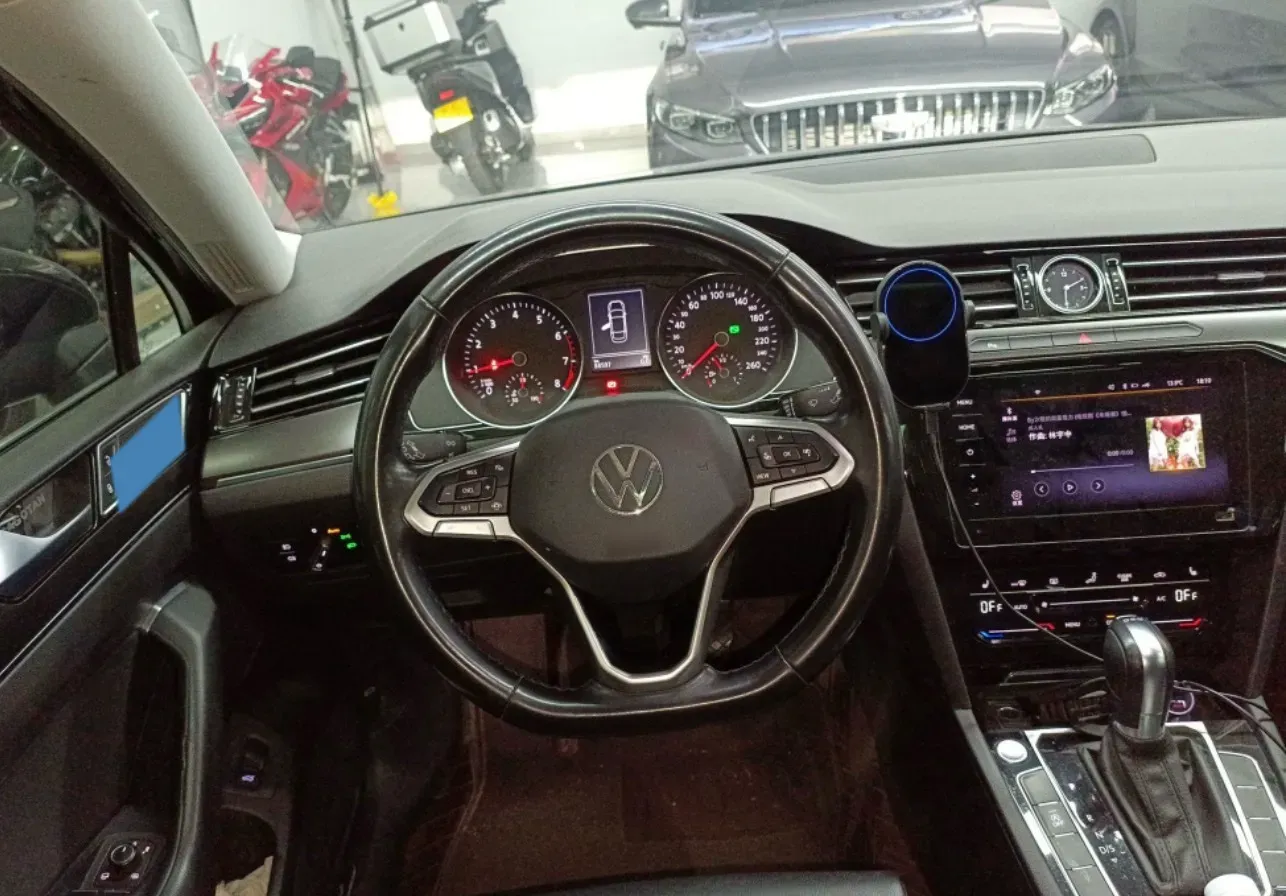 2020 Volkswagen Magotan 2.0T 186HP L4 7DCT,autocango,china used car exporter,china ev exporter,chinese used car exporter,chinese used ev exporter