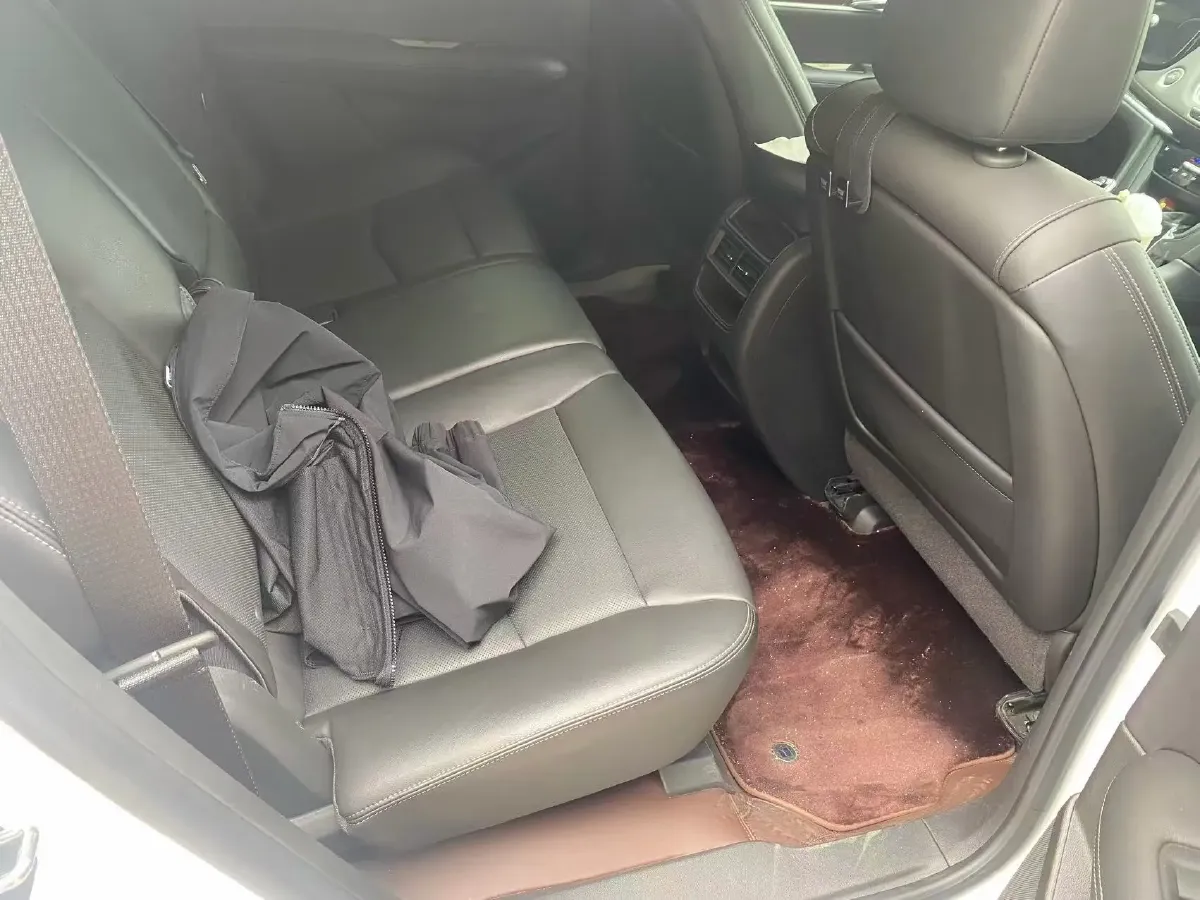 2024 Cadillac XT5 2.0T 237HP L4 9AT,autocango,china used car exporter,china ev exporter,chinese used car exporter,chinese used ev exporter