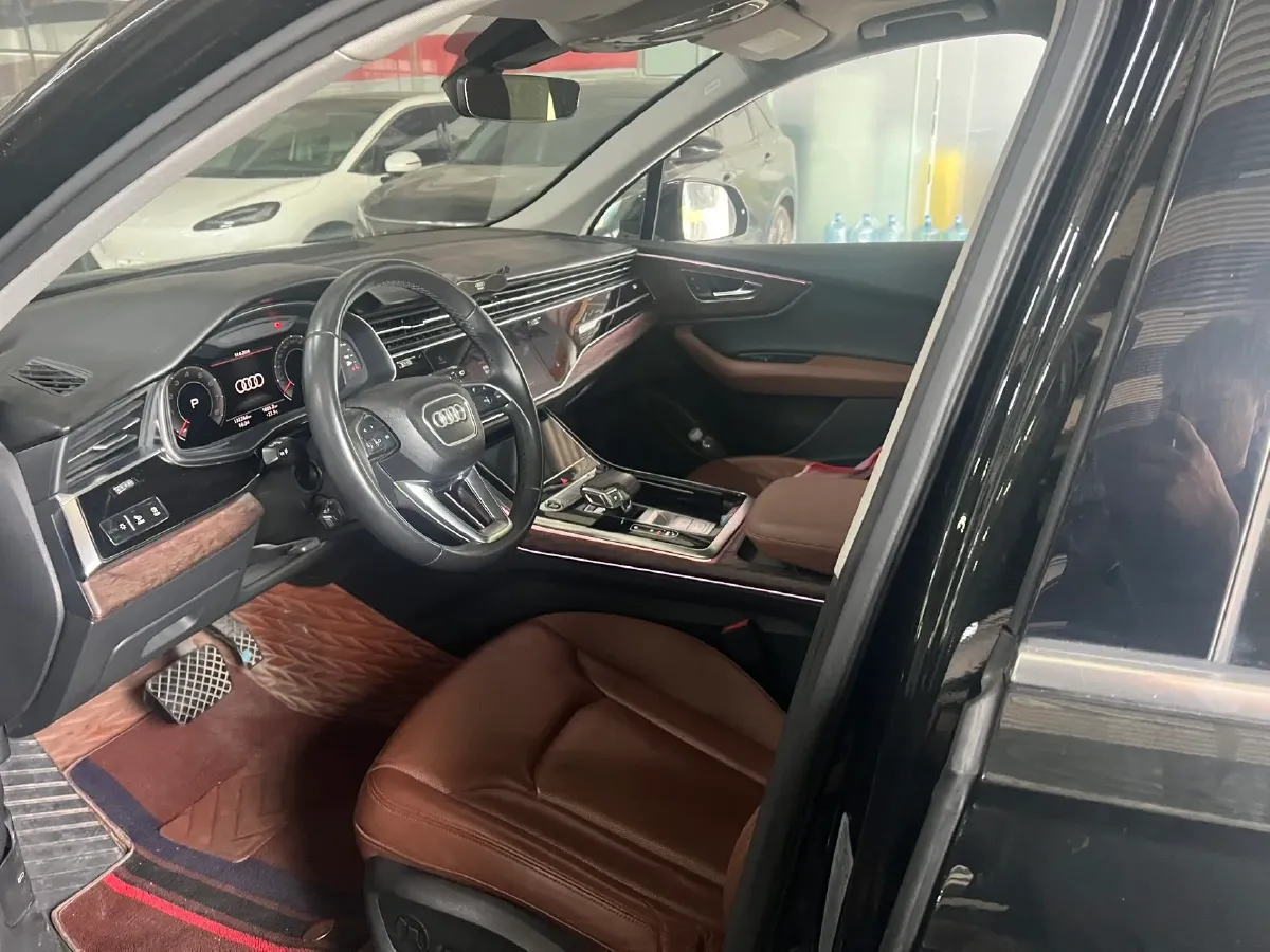 2022 Audi Q7 2.0T 245HP L4 8AT,autocango,china used car exporter,china ev exporter,chinese used car exporter,chinese used ev exporter