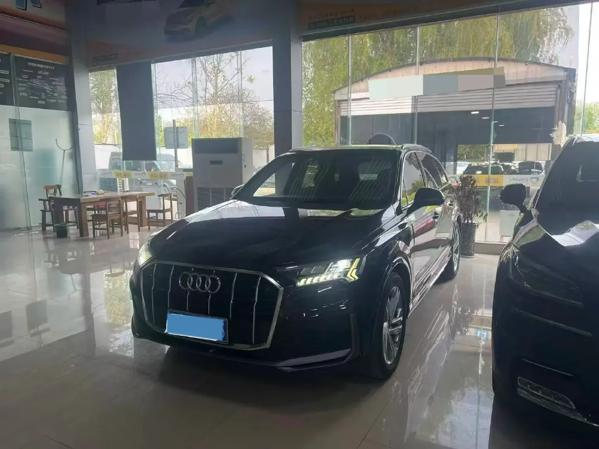 2022 Audi Q7 2.0T 245HP L4 8AT,autocango,china used car exporter,china ev exporter,chinese used car exporter,chinese used ev exporter