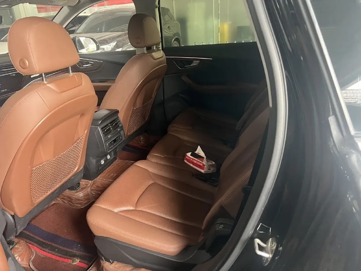 2022 Audi Q7 2.0T 245HP L4 8AT,autocango,china used car exporter,china ev exporter,chinese used car exporter,chinese used ev exporter