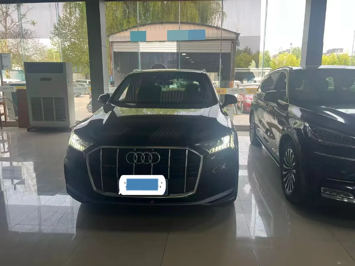 2022 Audi Q7 2.0T 245HP L4 8AT,autocango,china used car exporter,china ev exporter,chinese used car exporter,chinese used ev exporter