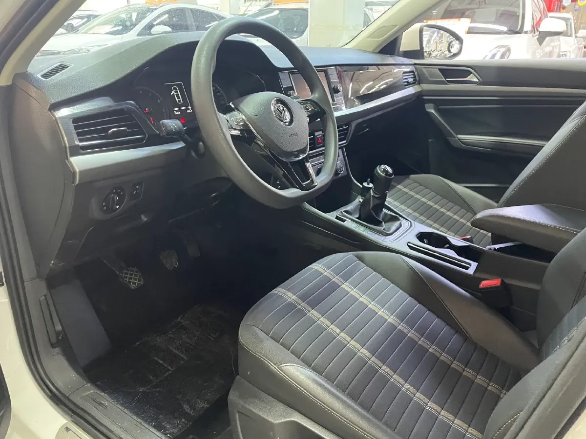 2019 Volkswagen Lavida 1.5L 113HP L4 5MT,autocango,china used car exporter,china ev exporter,chinese used car exporter,chinese used ev exporter