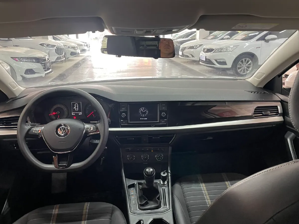 2019 Volkswagen Lavida 1.5L 113HP L4 5MT,autocango,china used car exporter,china ev exporter,chinese used car exporter,chinese used ev exporter