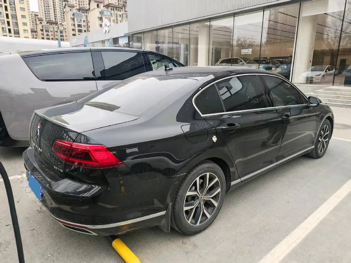 2020 Volkswagen Magotan 2.0T 186HP L4 7DCT,autocango,china used car exporter,china ev exporter,chinese used car exporter,chinese used ev exporter