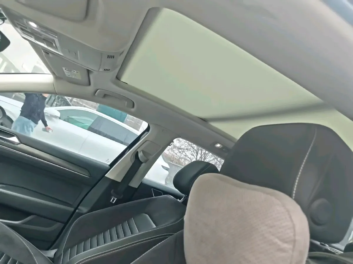 2020 Volkswagen Magotan 2.0T 186HP L4 7DCT,autocango,china used car exporter,china ev exporter,chinese used car exporter,chinese used ev exporter