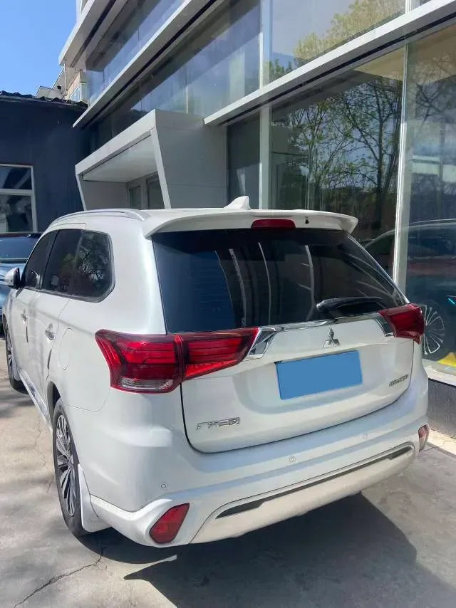 2021 Mitsubishi Outlander 2.4L 192HP L4 CVT,autocango,china used car exporter,china ev exporter,chinese used car exporter,chinese used ev exporter