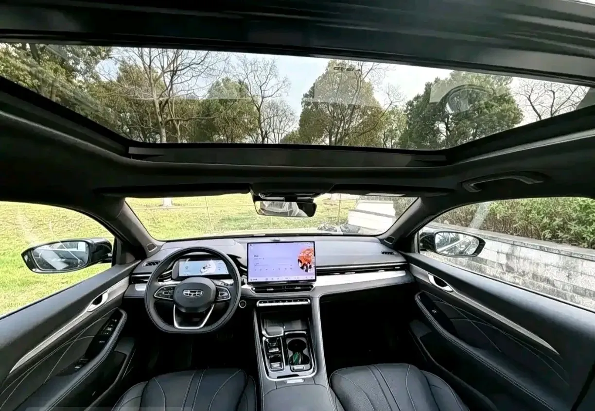 2025 Geely Preface 1.5T 181HP L4 7DCT,autocango,china used car exporter,china ev exporter,chinese used car exporter,chinese used ev exporter