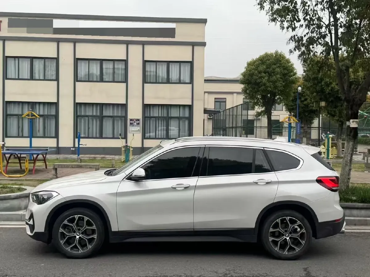 2022 BMW X1 2.0T 192HP L4 7DCT,autocango,china used car exporter,china ev exporter,chinese used car exporter,chinese used ev exporter