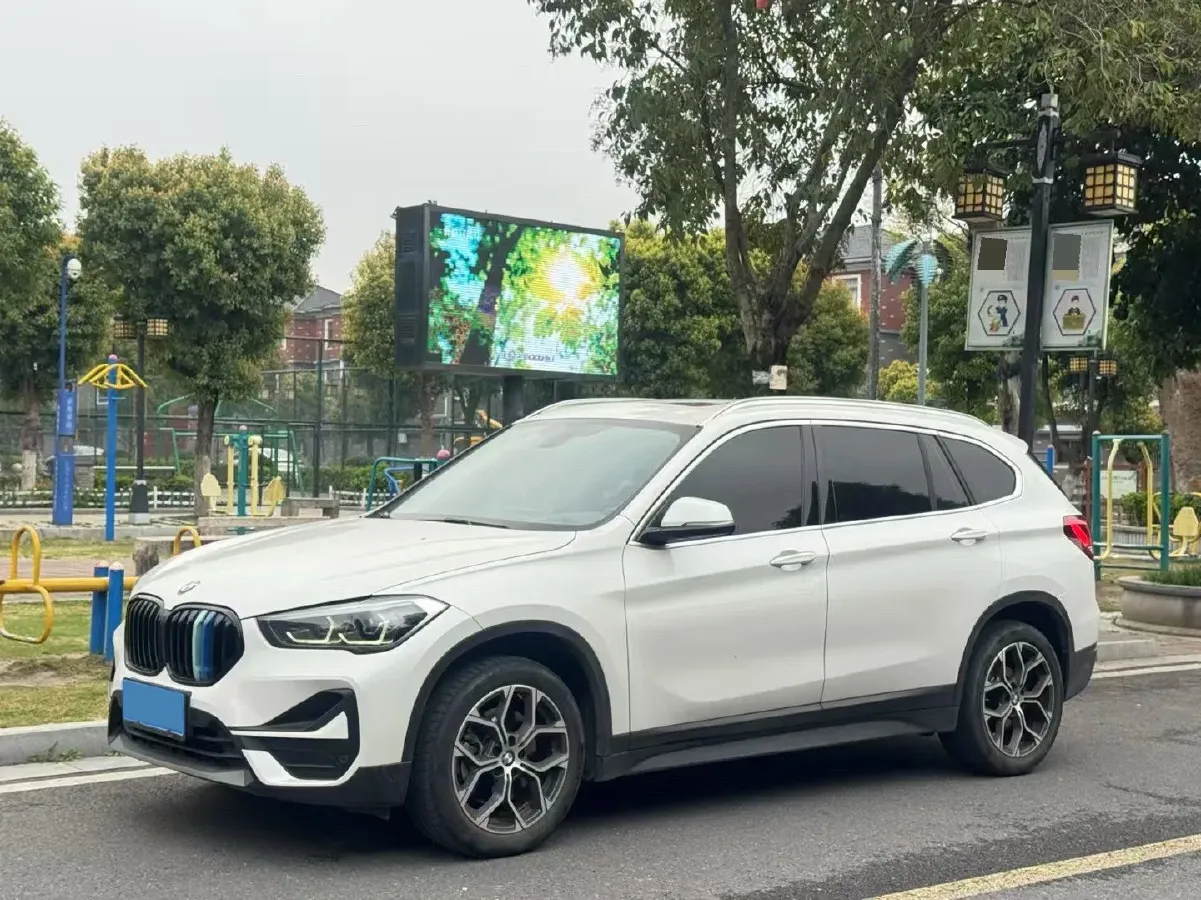2022 BMW X1 2.0T 192HP L4 7DCT,autocango,china used car exporter,china ev exporter,chinese used car exporter,chinese used ev exporter