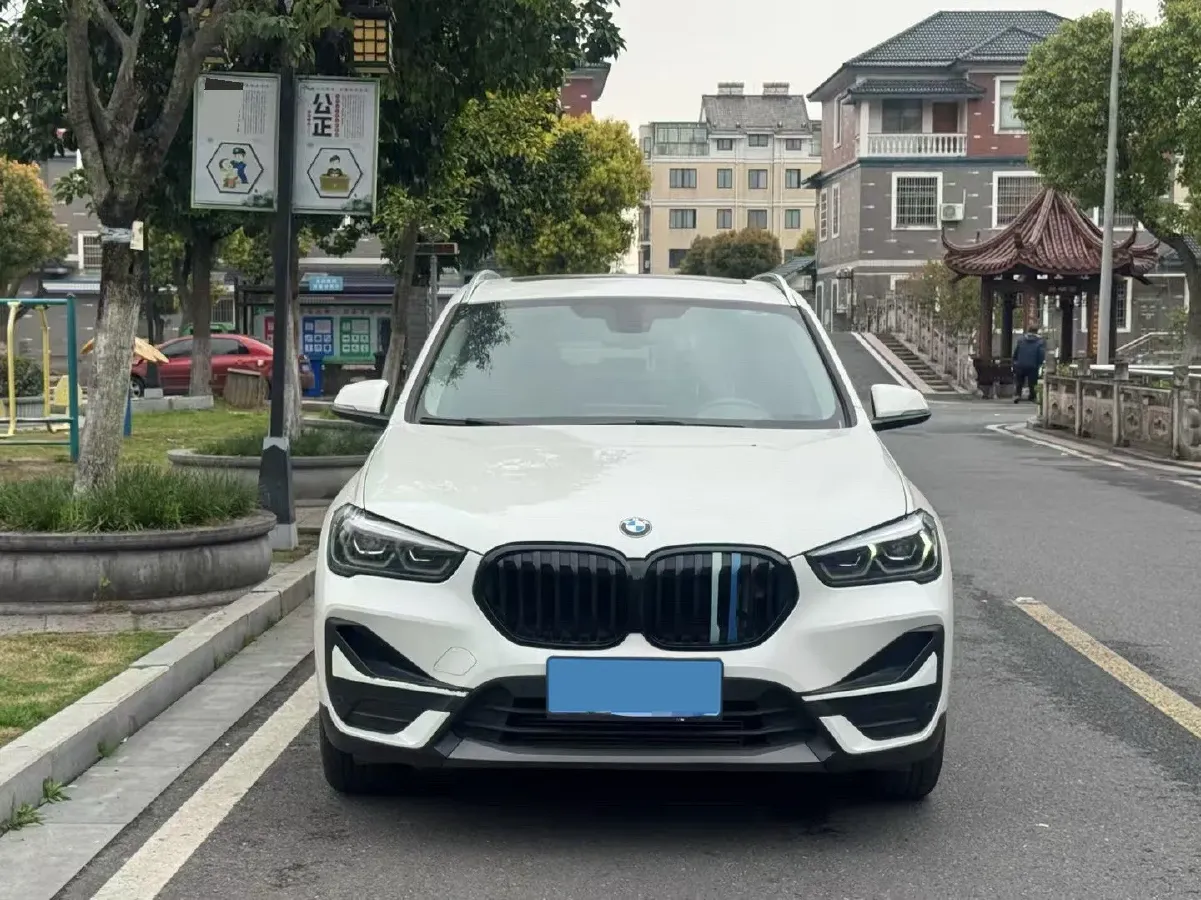 2022 BMW X1 2.0T 192HP L4 7DCT,autocango,china used car exporter,china ev exporter,chinese used car exporter,chinese used ev exporter