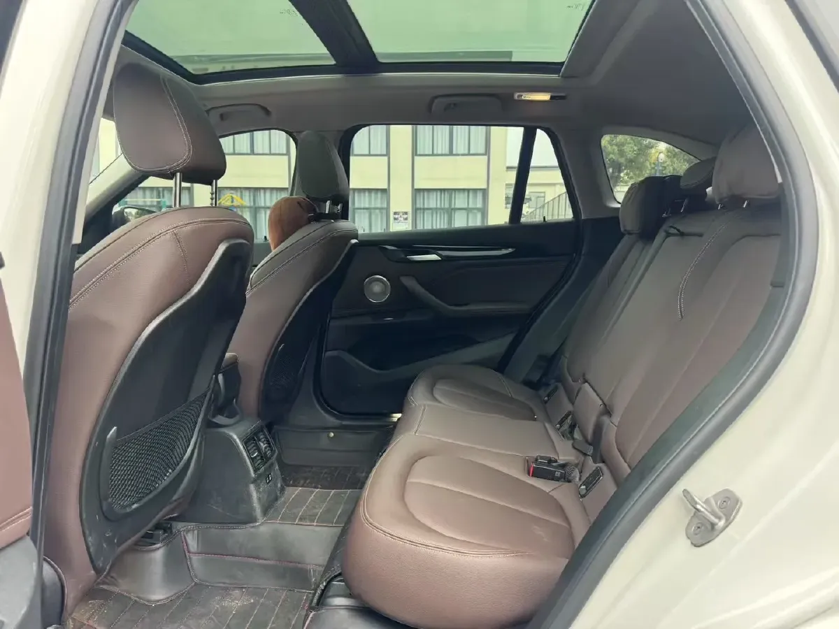 2022 BMW X1 2.0T 192HP L4 7DCT,autocango,china used car exporter,china ev exporter,chinese used car exporter,chinese used ev exporter